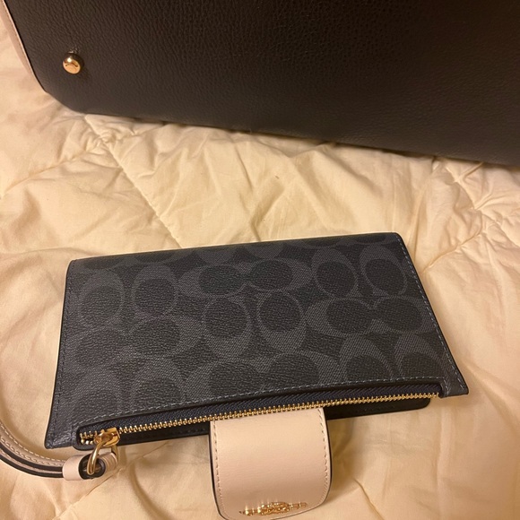 Coach tote and wallet new never used. - Picture 10 of 16